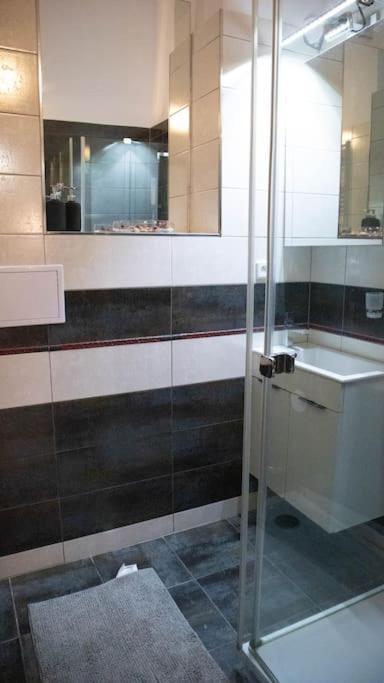 Modern Apartment In The Center Of Prague Luaran gambar