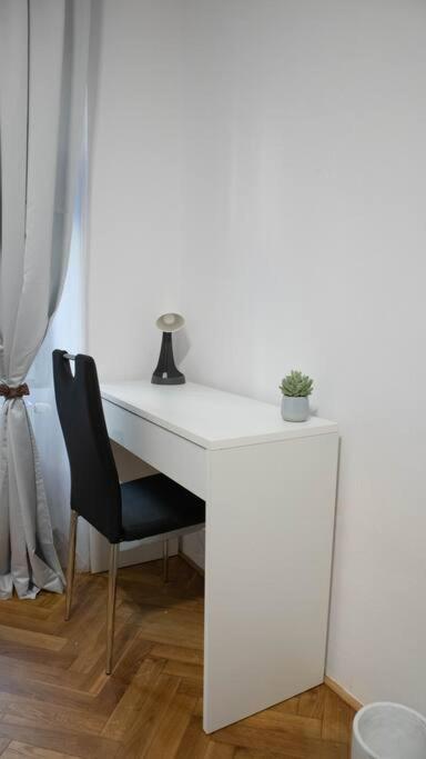 Modern Apartment In The Center Of Prague Luaran gambar
